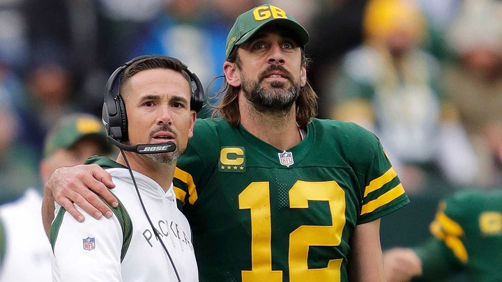Aaron Rodgers, de 41 años, no quiere retirarse todavía. Quiere seguir en la NFL y ganar dinero